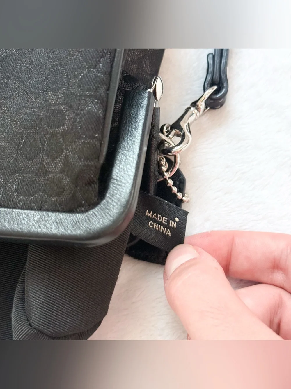 Vintage Coach Y2K Black Optic Lurex Framed Soho Kisslock Clutch Wristlet EUC